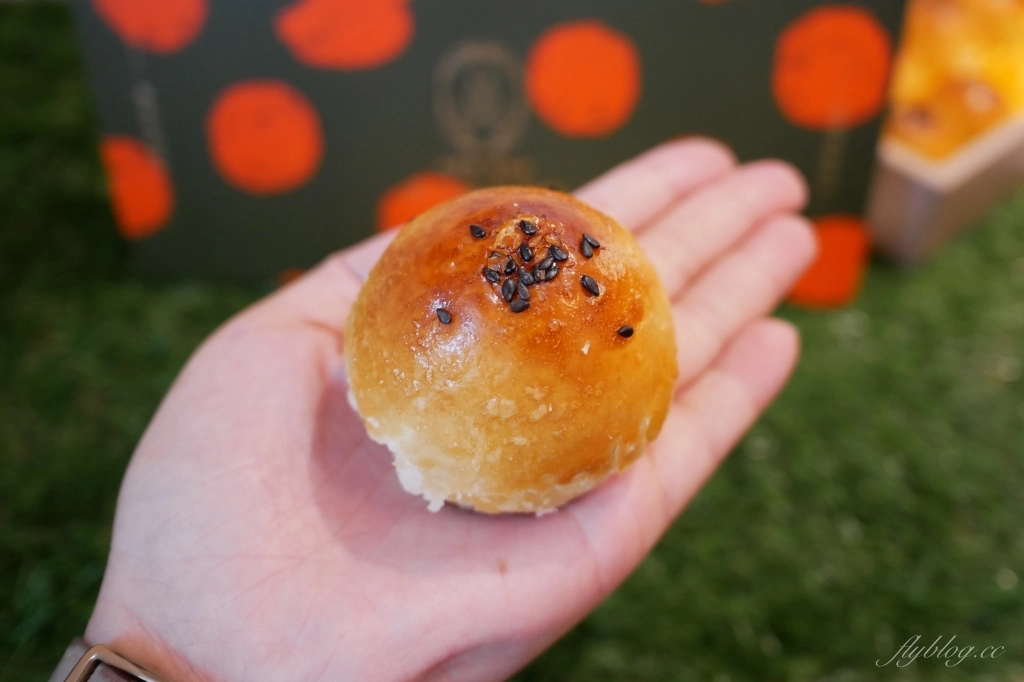 陳耀訓蛋黃酥|世界麵包總冠軍,一開賣就秒殺的蛋黃酥,品嚐完美比例的蛋黃酥 @飛天璇的口袋 陳耀訓蛋黃酥|世界麵包總冠軍,一開賣就秒殺的蛋黃酥,品嚐完美比例的蛋黃酥 @飛天璇的口袋