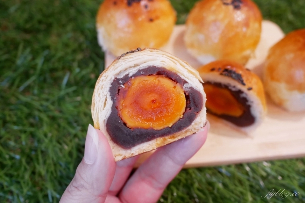 陳耀訓蛋黃酥|世界麵包總冠軍,一開賣就秒殺的蛋黃酥,品嚐完美比例的蛋黃酥 @飛天璇的口袋 陳耀訓蛋黃酥|世界麵包總冠軍,一開賣就秒殺的蛋黃酥,品嚐完美比例的蛋黃酥 @飛天璇的口袋