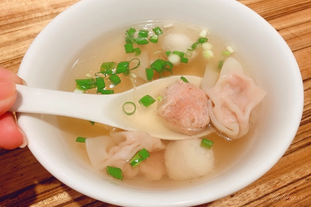 台中中區｜丁山肉丸．第二市場百年老店，充滿文青風的肉圓店 @飛天璇的口袋