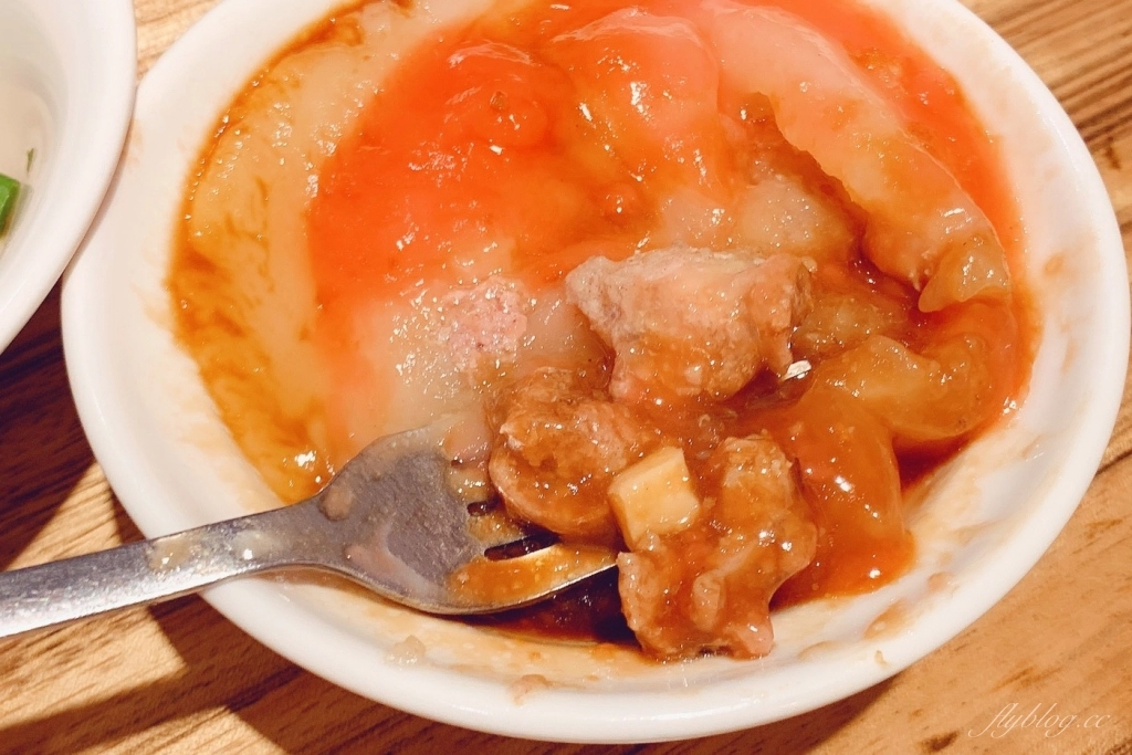 台中中區｜丁山肉丸．第二市場百年老店，充滿文青風的肉圓店 @飛天璇的口袋