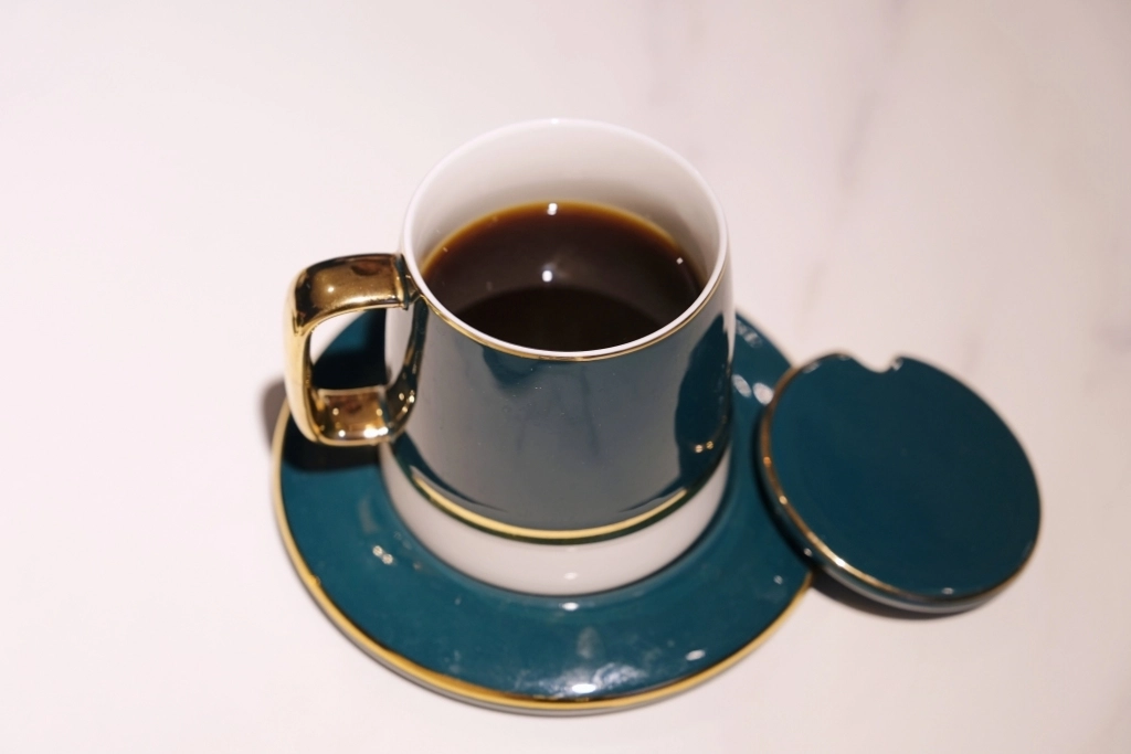 台中北區｜香緹果子咖啡館．個人心中台中最強千層蛋糕，推薦季節水果千層和泡芙捲 @飛天璇的口袋