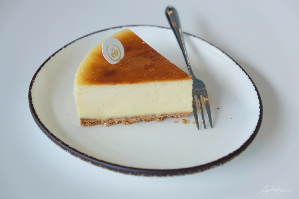 龍潭大池｜龍潭情侶約會和親子旅遊好地方，湖景木棧道、天鵝船遊湖、賞夕陽美景 @飛天璇的口袋