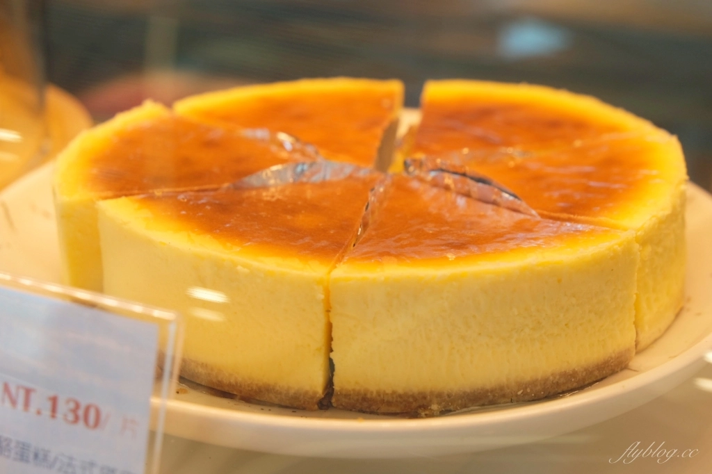 【桃園龍潭】龍咖啡，龍潭大池旁玻璃屋咖啡館，桃園漂亮景觀餐廳龍咖啡 @飛天璇的口袋