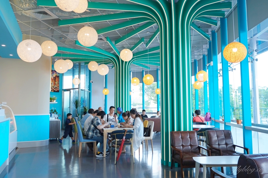 龍潭大池｜龍潭情侶約會和親子旅遊好地方，湖景木棧道、天鵝船遊湖、賞夕陽美景 @飛天璇的口袋