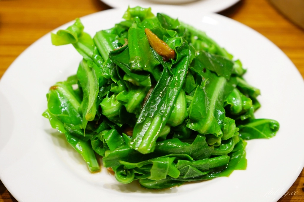 台中西屯｜鼎泰豐．被紐約時報推薦為「世界十大美食餐廳」，黃金18摺21克比例的小籠包 @飛天璇的口袋