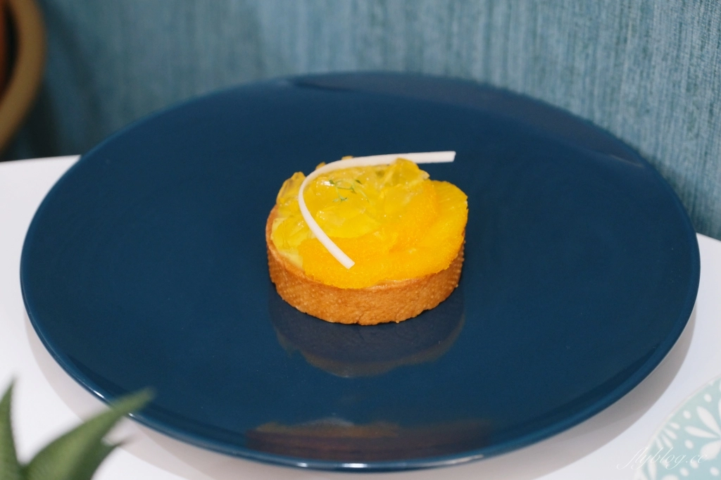 【台中西區】甜點很甜~精明商圈巷弄裡的「甜點很甜」，睽違1000多個日子重新見面 @飛天璇的口袋