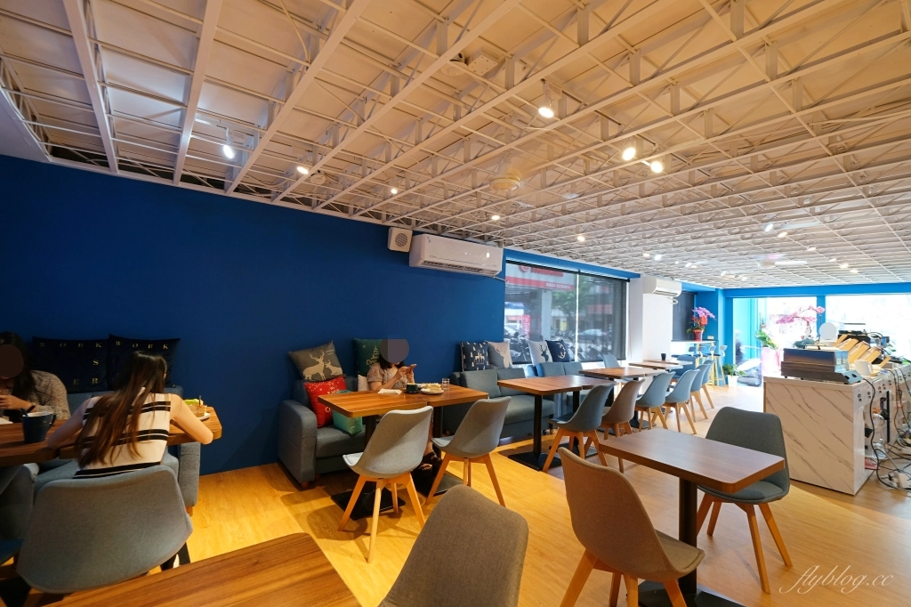 台中北區｜香緹果子咖啡館．個人心中台中最強千層蛋糕，推薦季節水果千層和泡芙捲 @飛天璇的口袋