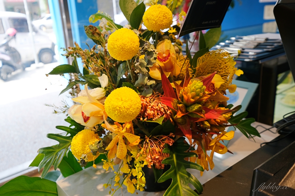 台中北區｜香緹果子咖啡館．個人心中台中最強千層蛋糕，推薦季節水果千層和泡芙捲 @飛天璇的口袋