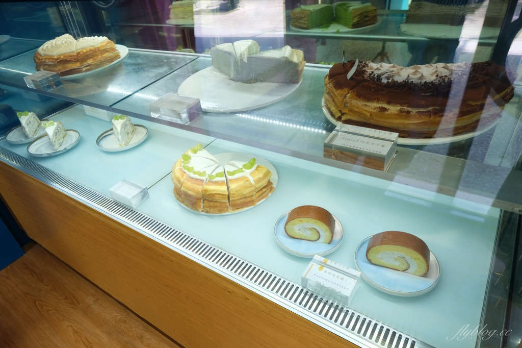 台中北區｜香緹果子咖啡館．個人心中台中最強千層蛋糕，推薦季節水果千層和泡芙捲 @飛天璇的口袋