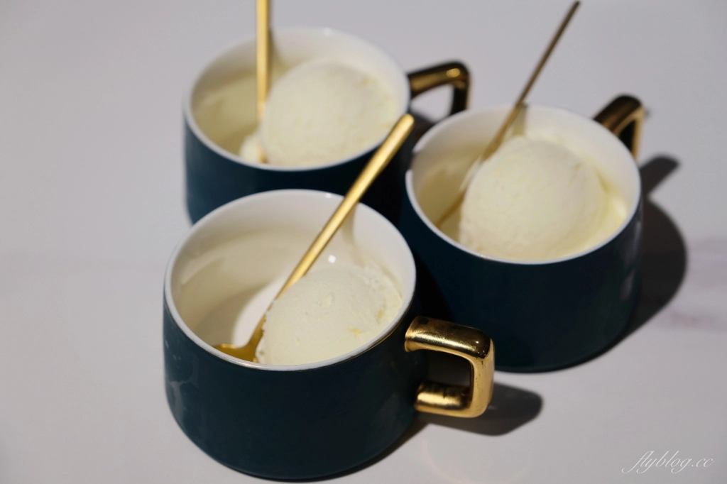 台中北區｜香緹果子咖啡館．個人心中台中最強千層蛋糕，推薦季節水果千層和泡芙捲 @飛天璇的口袋