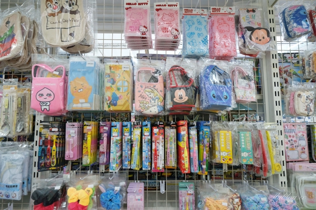 【彰化鹿港】 花鹿鹿玩具倉庫：中台灣占地超過200坪，小孩子的玩具天堂 @飛天璇的口袋
