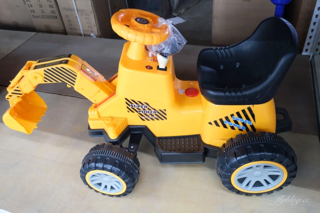 【彰化鹿港】 花鹿鹿玩具倉庫：中台灣占地超過200坪，小孩子的玩具天堂 @飛天璇的口袋