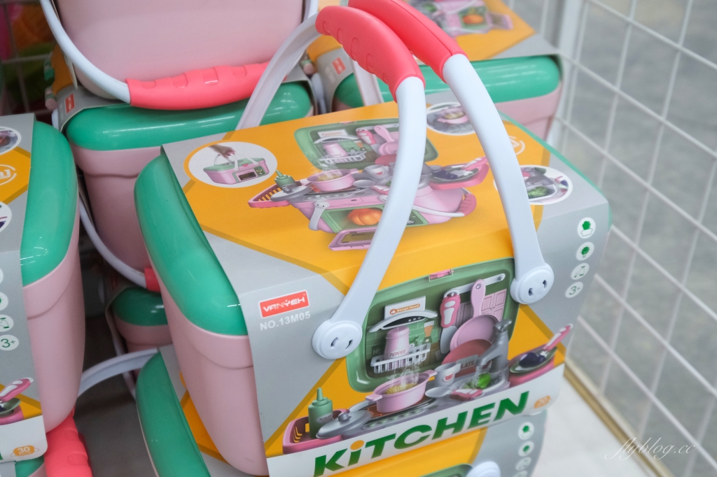 【彰化鹿港】 花鹿鹿玩具倉庫：中台灣占地超過200坪，小孩子的玩具天堂 @飛天璇的口袋