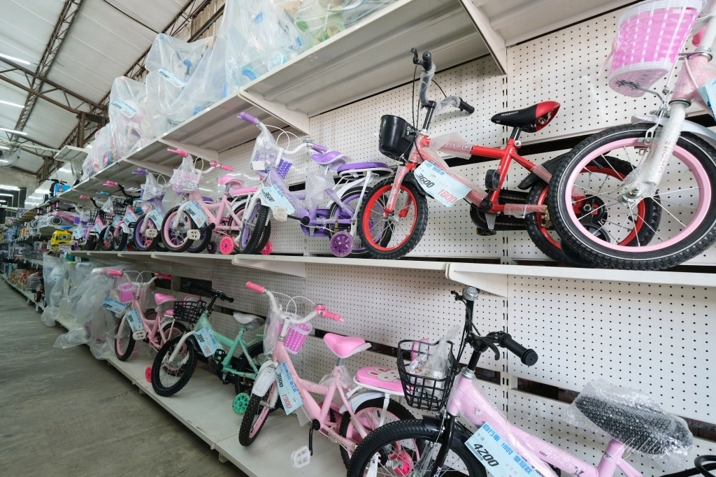 【彰化鹿港】 花鹿鹿玩具倉庫：中台灣占地超過200坪，小孩子的玩具天堂 @飛天璇的口袋