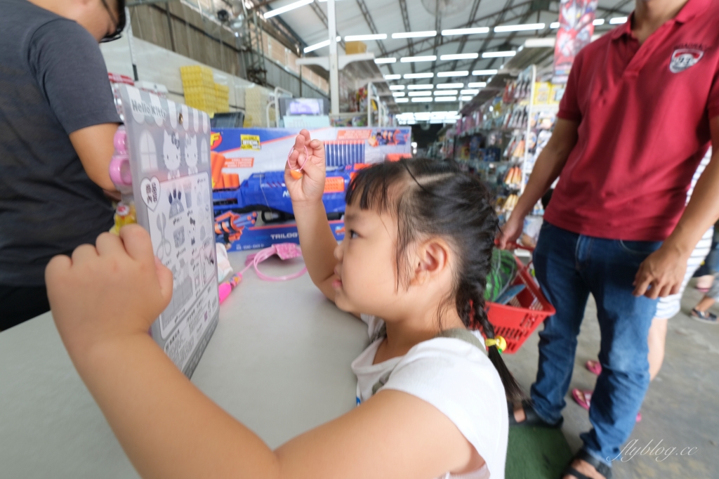 【彰化鹿港】 花鹿鹿玩具倉庫：中台灣占地超過200坪，小孩子的玩具天堂 @飛天璇的口袋
