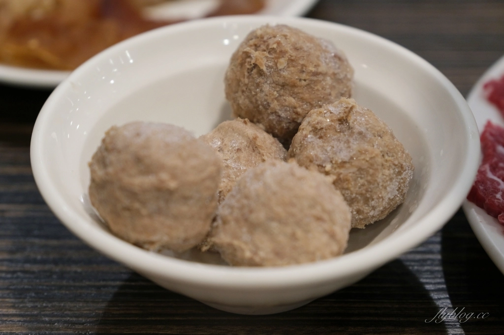 【台中北屯】尚牛二館，2020台中米其林必比登推薦，使用台灣國產溫體牛火鍋 @飛天璇的口袋