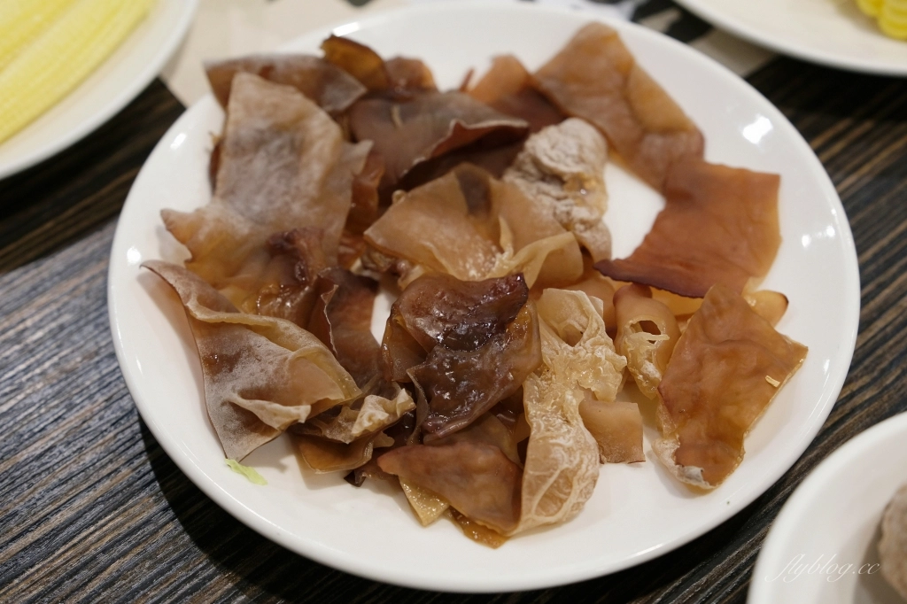 【台中北屯】尚牛二館，2020台中米其林必比登推薦，使用台灣國產溫體牛火鍋 @飛天璇的口袋