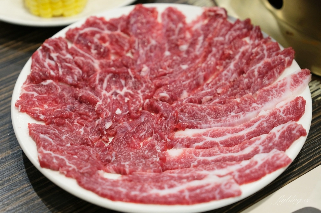 【台中北屯】尚牛二館，2020台中米其林必比登推薦，使用台灣國產溫體牛火鍋 @飛天璇的口袋