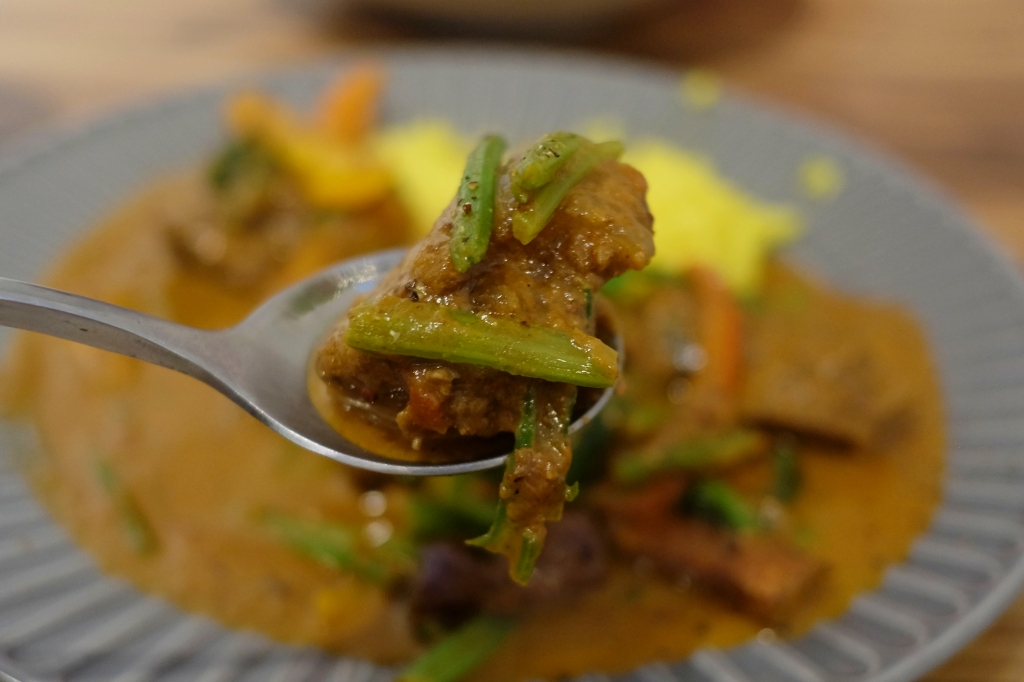 【台中北屯】文鳥咖哩：來自日本名古屋的型男主廚，好吃到差點把盤子也吞了！ @飛天璇的口袋