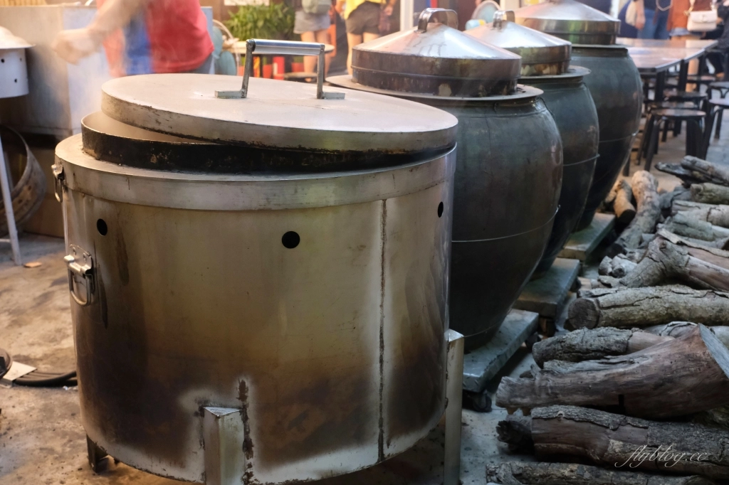 嘉義西區｜阿傑台式料理X三八鷄X烤蚵吃到飽．一次品嚐三種美食，嘉義最斜槓的餐廳 @飛天璇的口袋