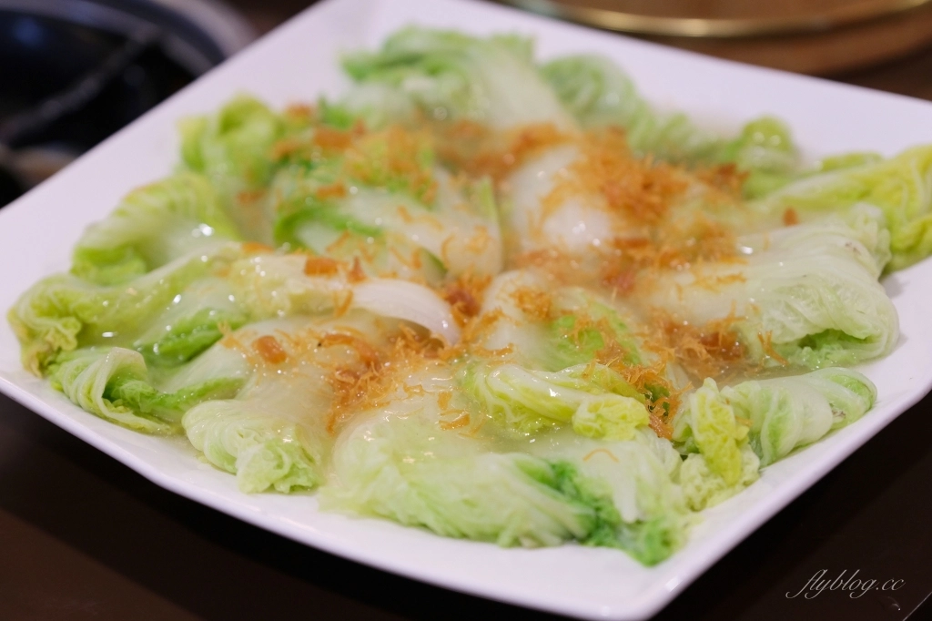 嘉義西區｜阿傑台式料理X三八鷄X烤蚵吃到飽．一次品嚐三種美食，嘉義最斜槓的餐廳 @飛天璇的口袋