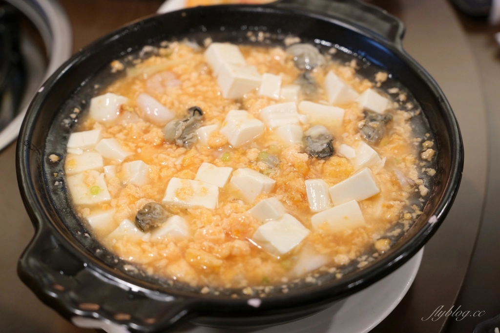 嘉義西區｜阿傑台式料理X三八鷄X烤蚵吃到飽．一次品嚐三種美食，嘉義最斜槓的餐廳 @飛天璇的口袋