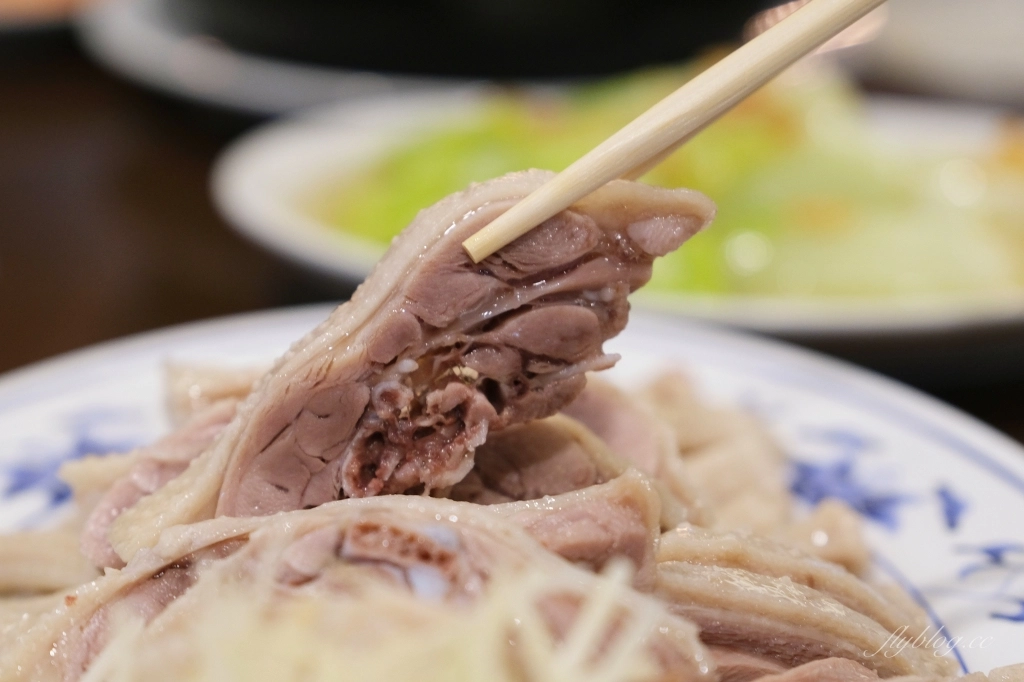 嘉義西區｜阿傑台式料理X三八鷄X烤蚵吃到飽．一次品嚐三種美食，嘉義最斜槓的餐廳 @飛天璇的口袋