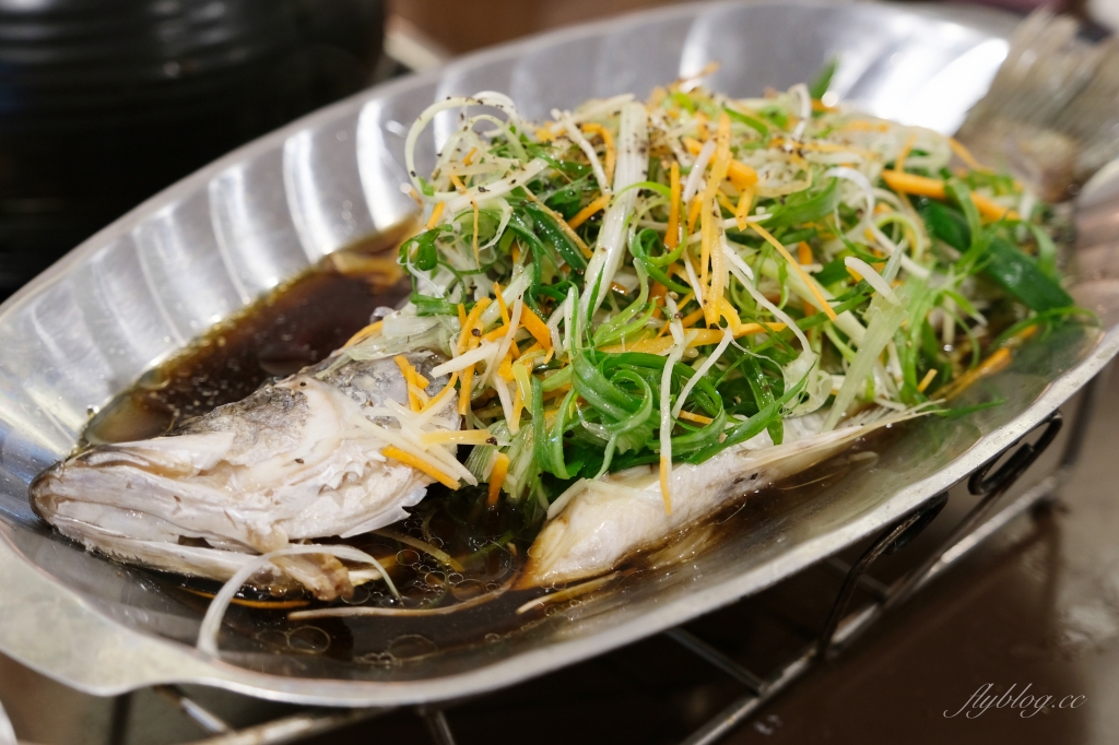 嘉義西區｜阿傑台式料理X三八鷄X烤蚵吃到飽．一次品嚐三種美食，嘉義最斜槓的餐廳 @飛天璇的口袋