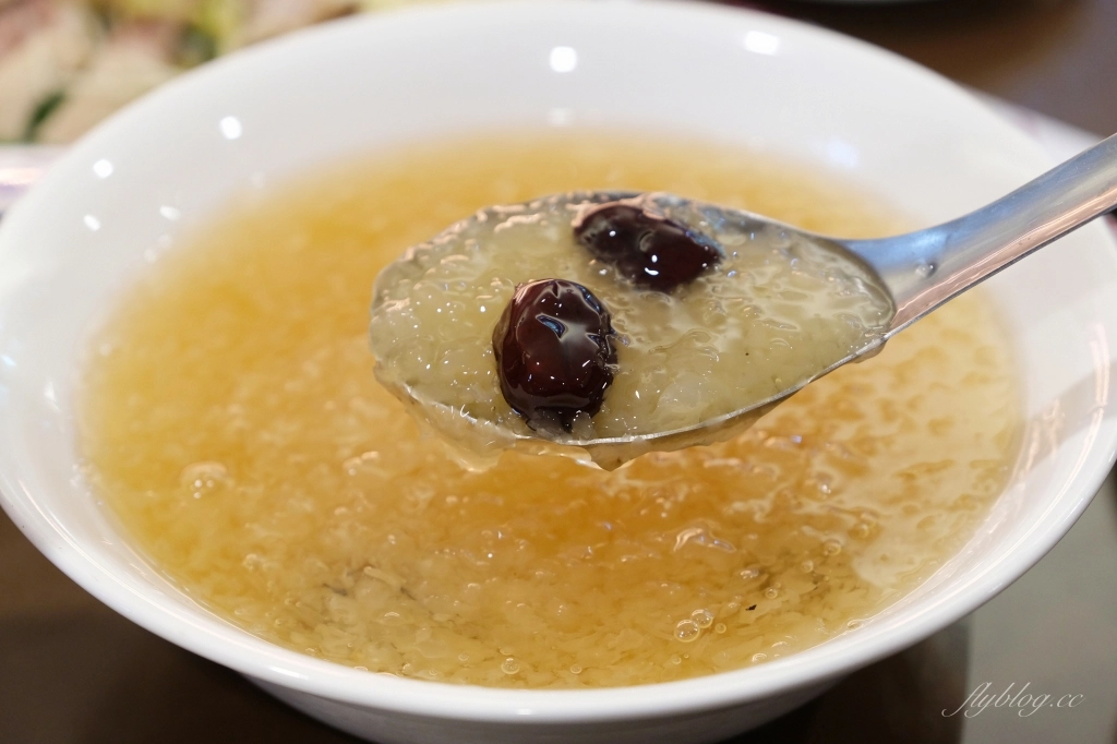 嘉義西區｜阿傑台式料理X三八鷄X烤蚵吃到飽．一次品嚐三種美食，嘉義最斜槓的餐廳 @飛天璇的口袋