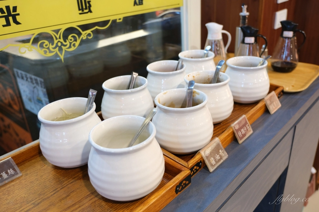 嘉義西區｜阿傑台式料理X三八鷄X烤蚵吃到飽．一次品嚐三種美食，嘉義最斜槓的餐廳 @飛天璇的口袋