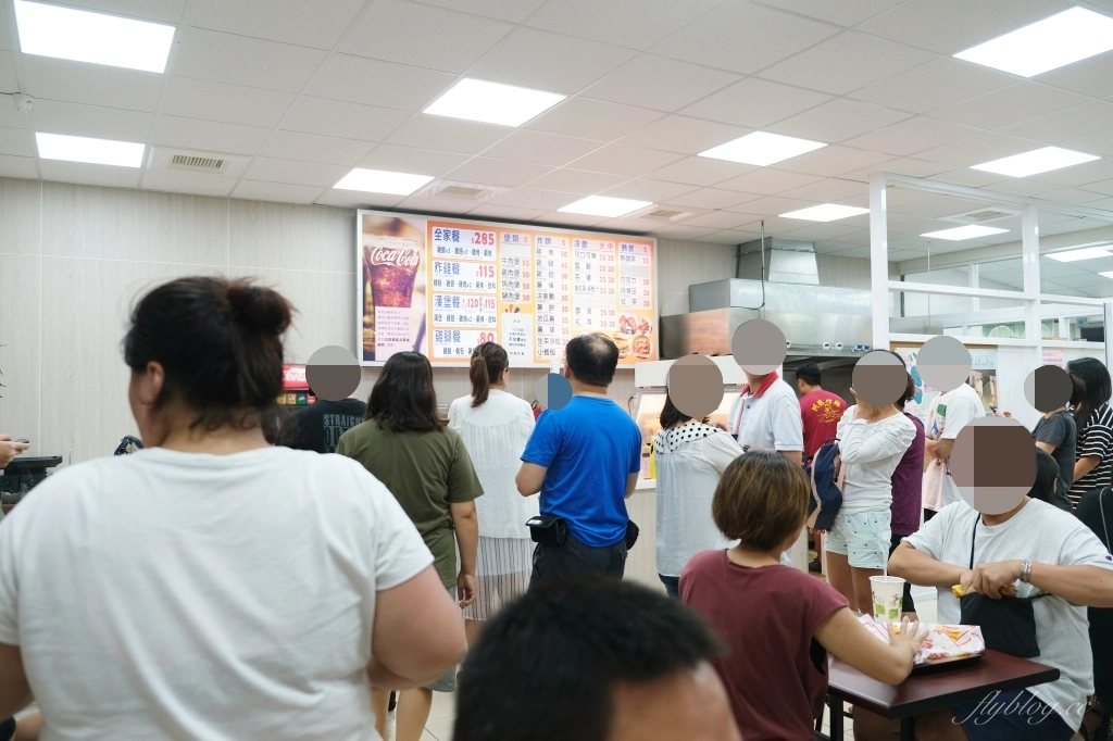 台東美食｜阿鋐炸雞．比起台東超人氣藍蜻蜓，據說在地人都吃這間 @飛天璇的口袋