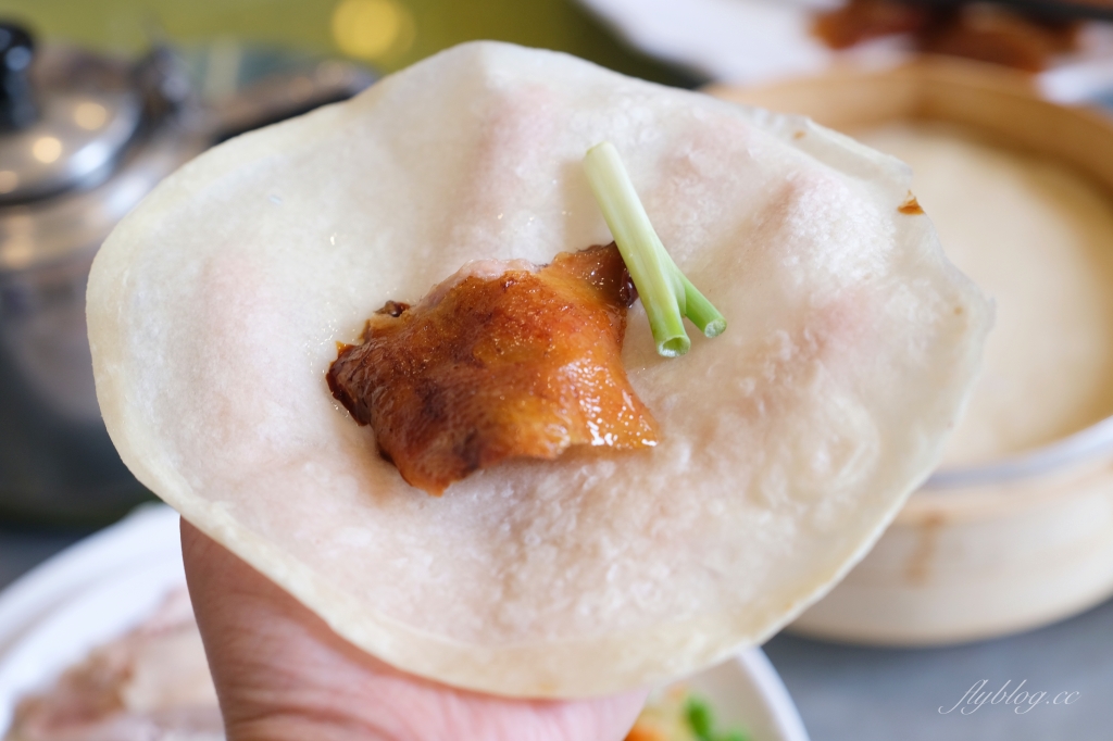 嘉義西區｜新北平婚宴餐廳：北平烤鴨一鴨三吃x招牌啤酒鴨料理 @飛天璇的口袋