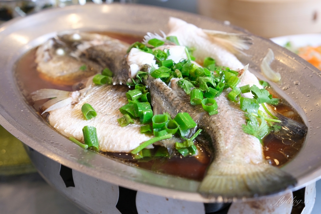 嘉義西區｜新北平婚宴餐廳：北平烤鴨一鴨三吃x招牌啤酒鴨料理 @飛天璇的口袋