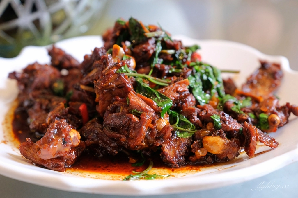 嘉義西區｜新北平婚宴餐廳：北平烤鴨一鴨三吃x招牌啤酒鴨料理 @飛天璇的口袋