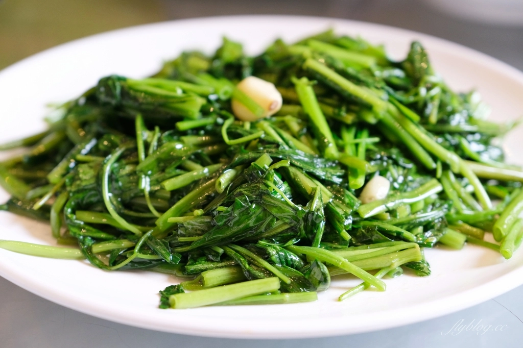 嘉義西區｜新北平婚宴餐廳：北平烤鴨一鴨三吃x招牌啤酒鴨料理 @飛天璇的口袋