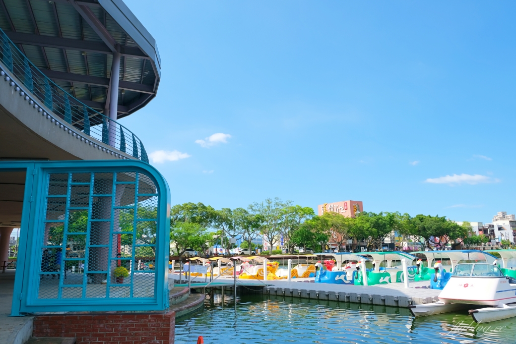 龍潭大池｜龍潭情侶約會和親子旅遊好地方，湖景木棧道、天鵝船遊湖、賞夕陽美景 @飛天璇的口袋