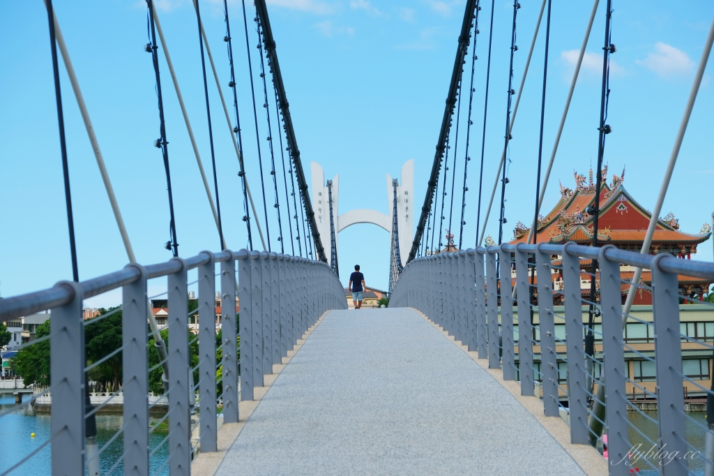 龍潭大池｜龍潭情侶約會和親子旅遊好地方，湖景木棧道、天鵝船遊湖、賞夕陽美景 @飛天璇的口袋