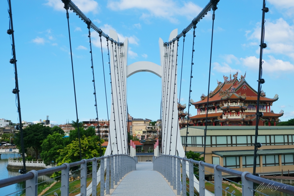 龍潭大池｜龍潭情侶約會和親子旅遊好地方，湖景木棧道、天鵝船遊湖、賞夕陽美景 @飛天璇的口袋