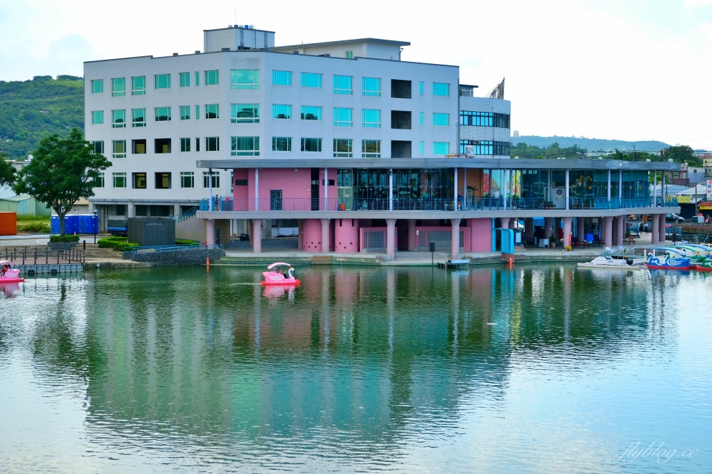 龍潭大池｜龍潭情侶約會和親子旅遊好地方，湖景木棧道、天鵝船遊湖、賞夕陽美景 @飛天璇的口袋