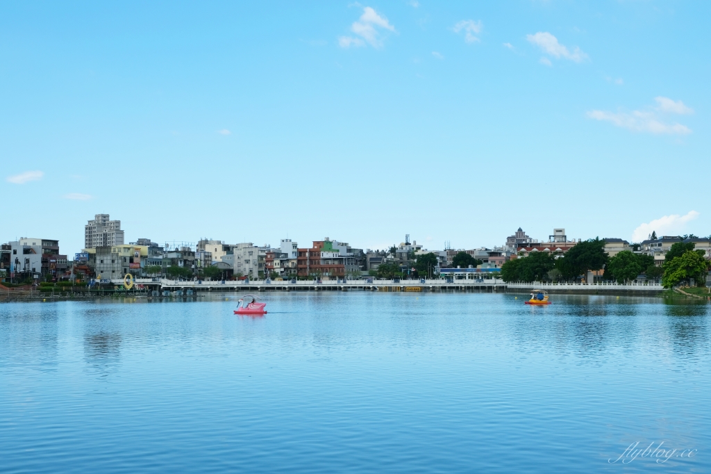 龍潭大池｜龍潭情侶約會和親子旅遊好地方，湖景木棧道、天鵝船遊湖、賞夕陽美景 @飛天璇的口袋