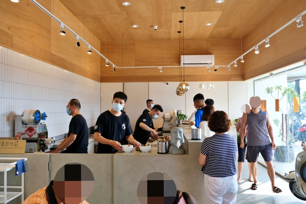 龍潭澎湃豆花｜充滿文青風的豆花店，加冰加豆花加仙草都免費 @飛天璇的口袋