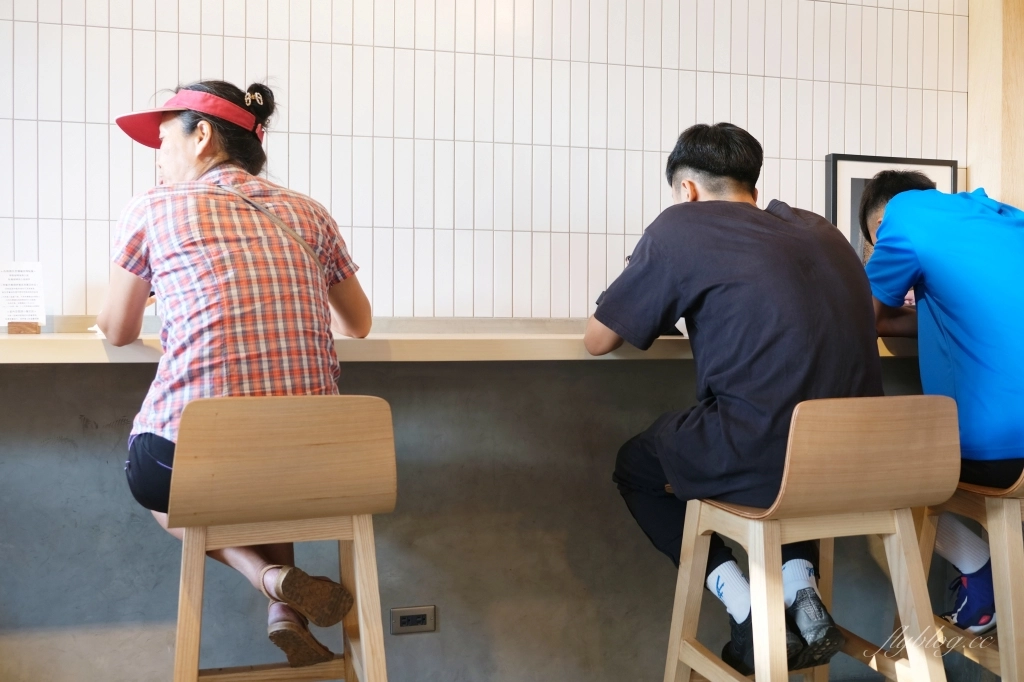 龍潭澎湃豆花｜充滿文青風的豆花店，加冰加豆花加仙草都免費 @飛天璇的口袋