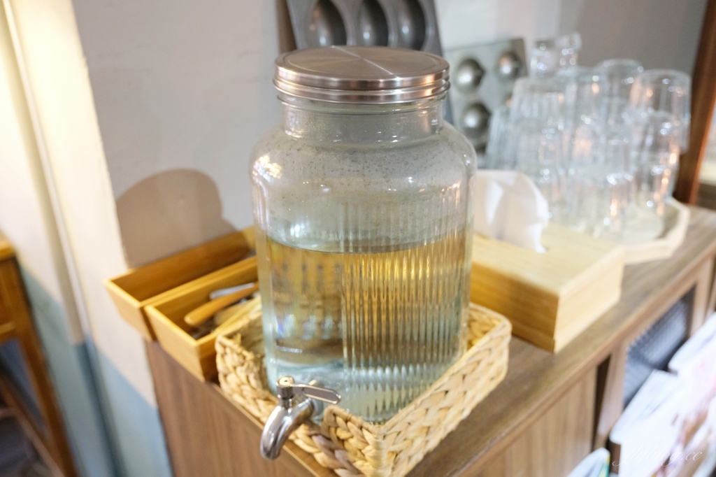 疍宅Egghost｜隱藏巷弄裡的老宅咖啡館，甜點和飲料都很有溫度 @飛天璇的口袋