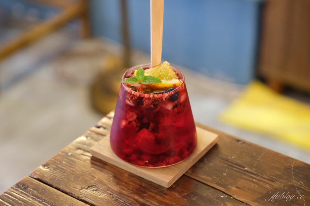 疍宅Egghost｜隱藏巷弄裡的老宅咖啡館，甜點和飲料都很有溫度 @飛天璇的口袋