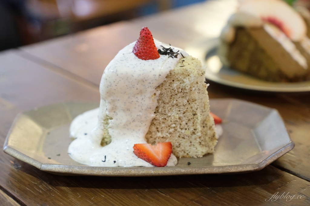 疍宅Egghost｜隱藏巷弄裡的老宅咖啡館，甜點和飲料都很有溫度 @飛天璇的口袋