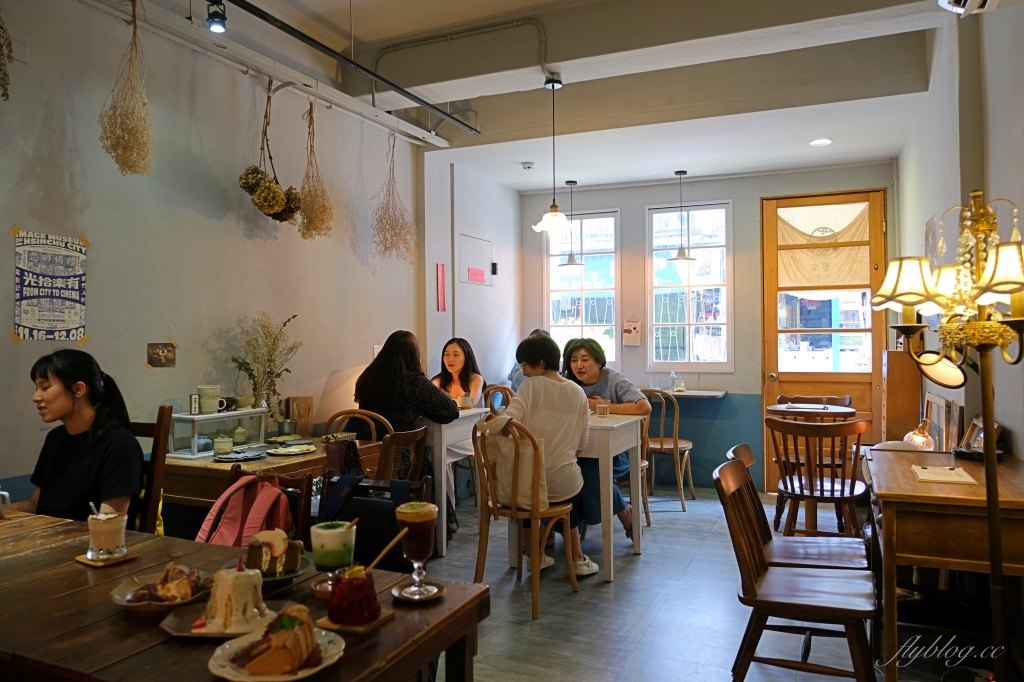 疍宅Egghost｜隱藏巷弄裡的老宅咖啡館，甜點和飲料都很有溫度 @飛天璇的口袋