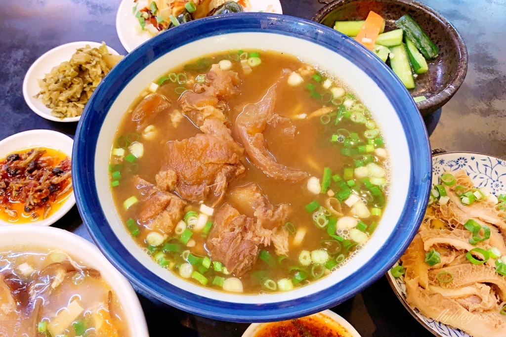 台中北屯｜饕食館小籠湯包．又大又多汁的小籠湯包，被小籠湯包耽誤的牛肉麵 @飛天璇的口袋