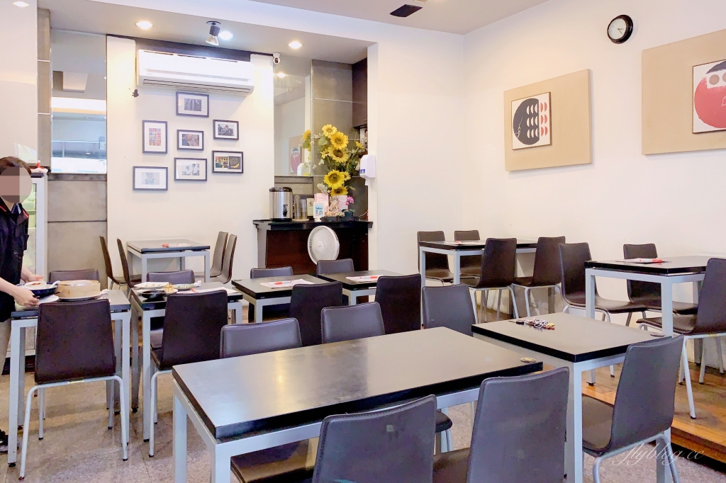 台中北屯|饕食館小籠湯包.又大又多汁的小籠湯包,被小籠湯包耽誤的牛肉麵 @飛天璇的口袋 台中北屯|饕食館小籠湯包.又大又多汁的小籠湯包,被小籠湯包耽誤的牛肉麵 @飛天璇的口袋