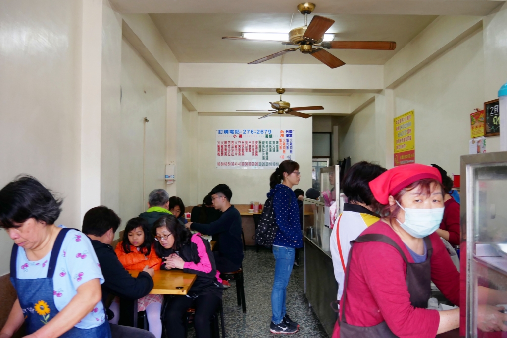 嘉義東區｜正統火雞肉飯．真的是好吃便宜又大碗，而且小菜選擇性也多 @飛天璇的口袋