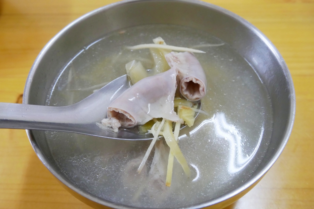 嘉義東區｜正統火雞肉飯．真的是好吃便宜又大碗，而且小菜選擇性也多 @飛天璇的口袋